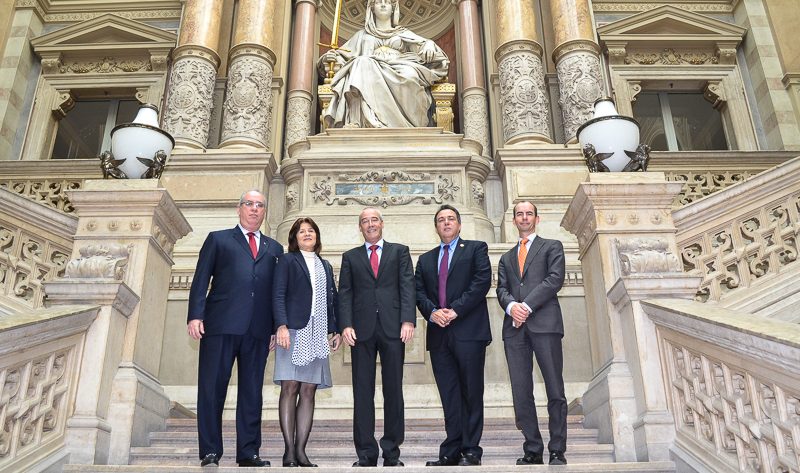  Illustration: Besuch der obersten Richter der Republik Panama beim Obersten Gerichtshof