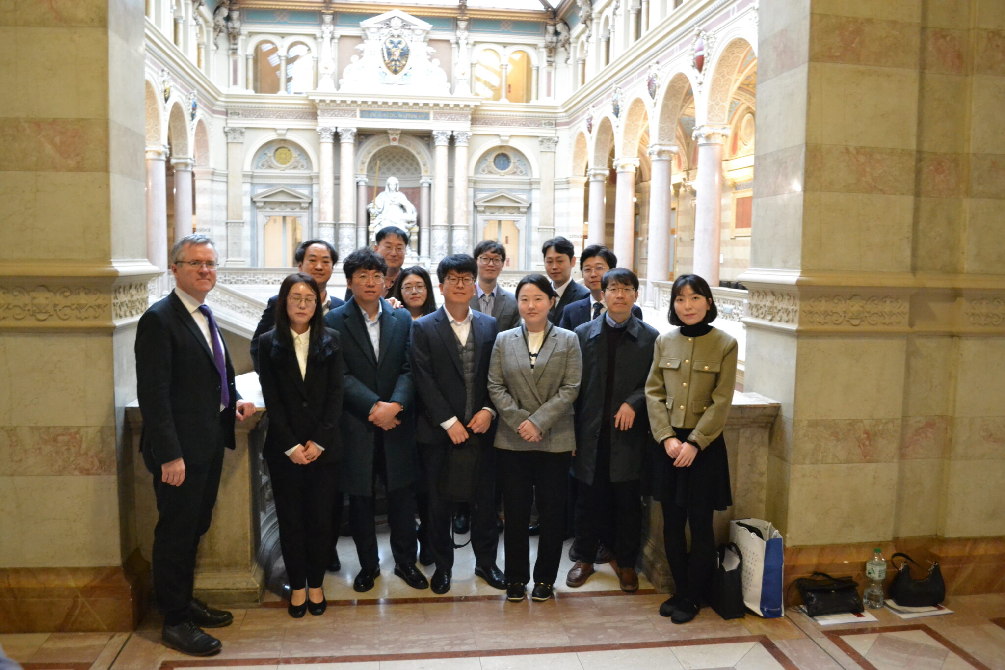 Jürgen Rassi Besuch einer koreanischen Delegation beim Obe... | OGH | ogh.gv.at