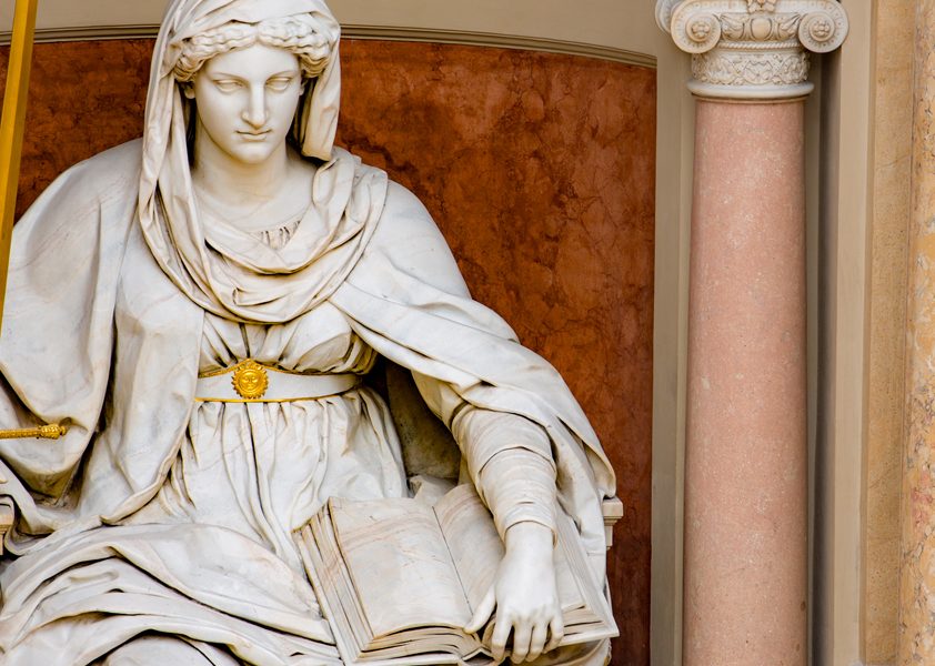 Statue der Justitia im Justizpalast in Wien, Detail